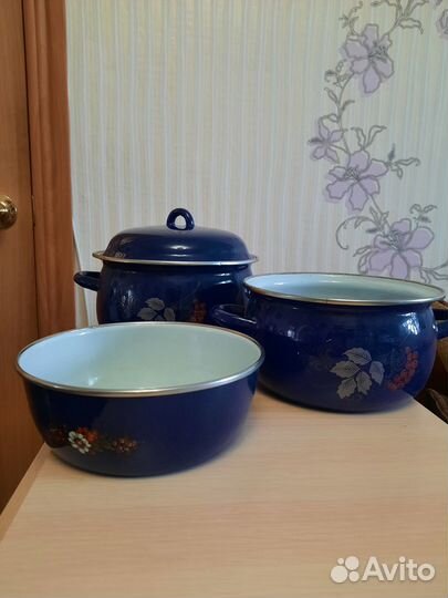 Набор эмалированных кастрюль