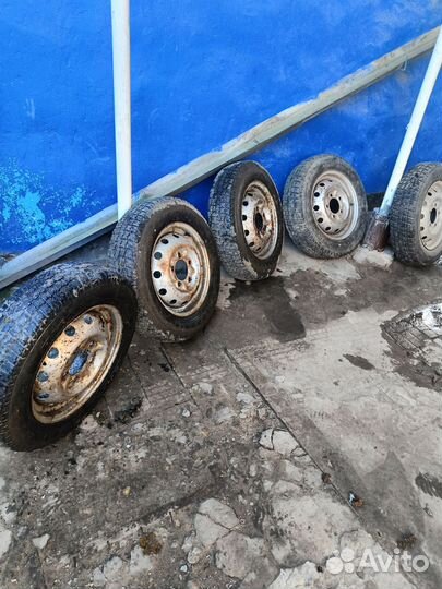 Диски с резиной на ниву