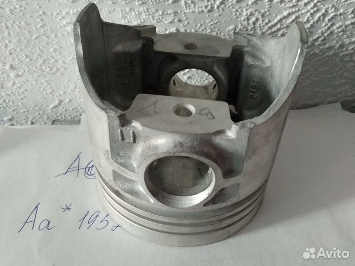 Комплект поршней ваз 21011