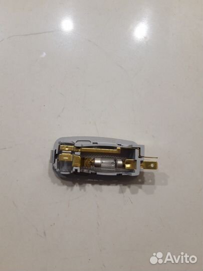 Плафон внутреннего освещения салона левый