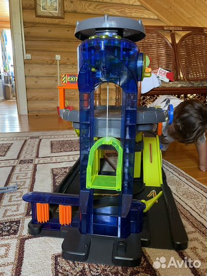 Паркова для машинок ELC Big City Garage