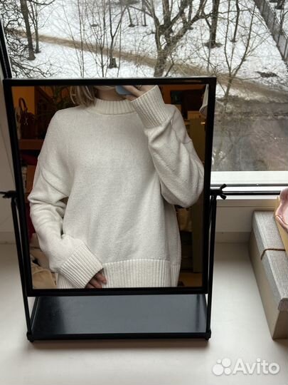 Свитер женский