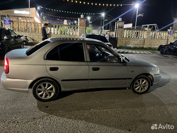 Крыло переднее левое hyundai accent