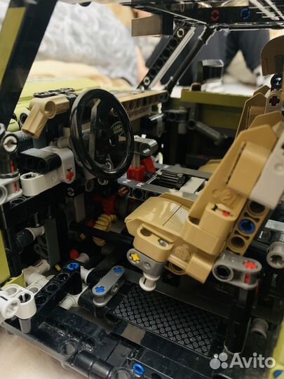 Lego Technic 42110 Land Rover Defender