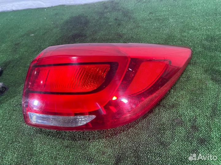 Фонарь задний наружный правый Kia Sportage 3 (SL)
