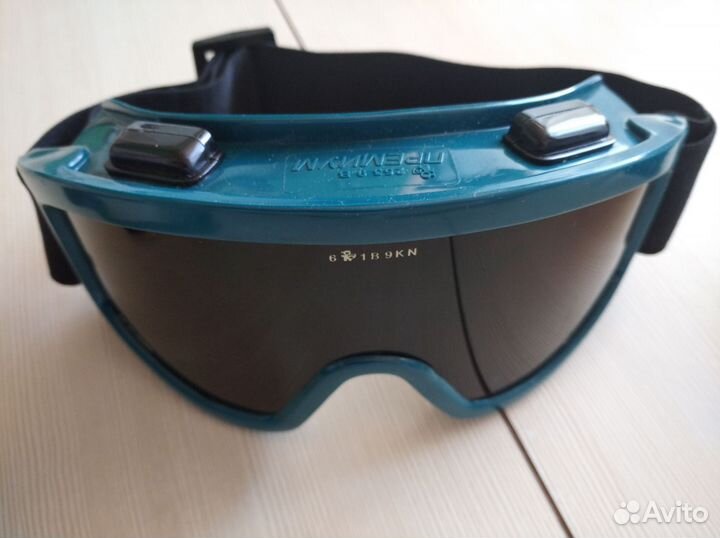 Горнолыжные очки uvex