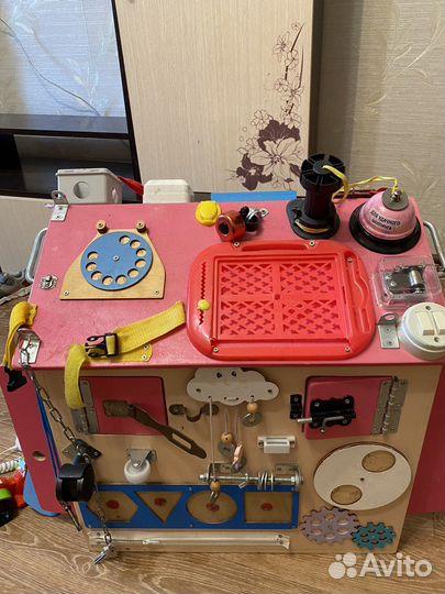 Бизиборд домик