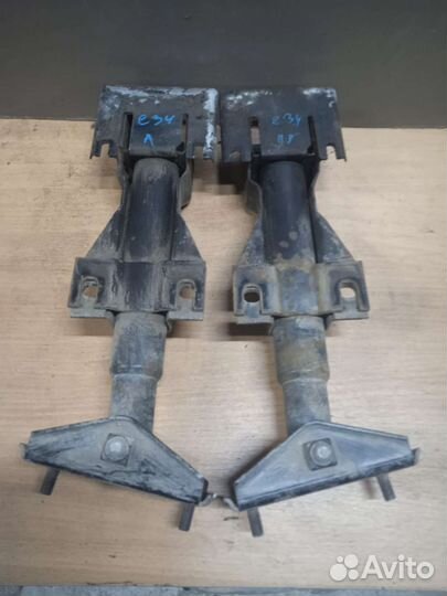 Кронштейн усилителя бампера BMW 5 E34 бмв 5 E34