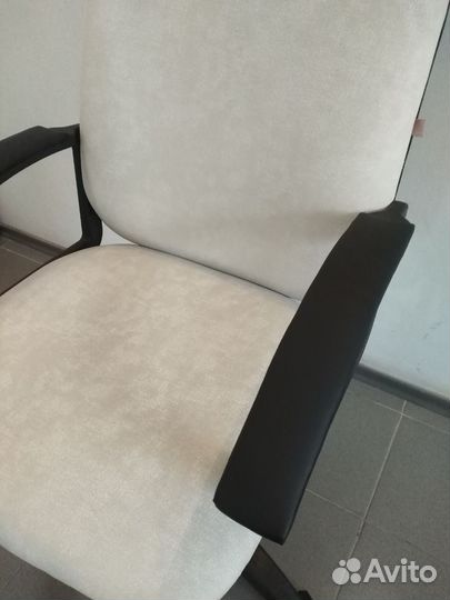 Компьютерное кресло, стул офисный