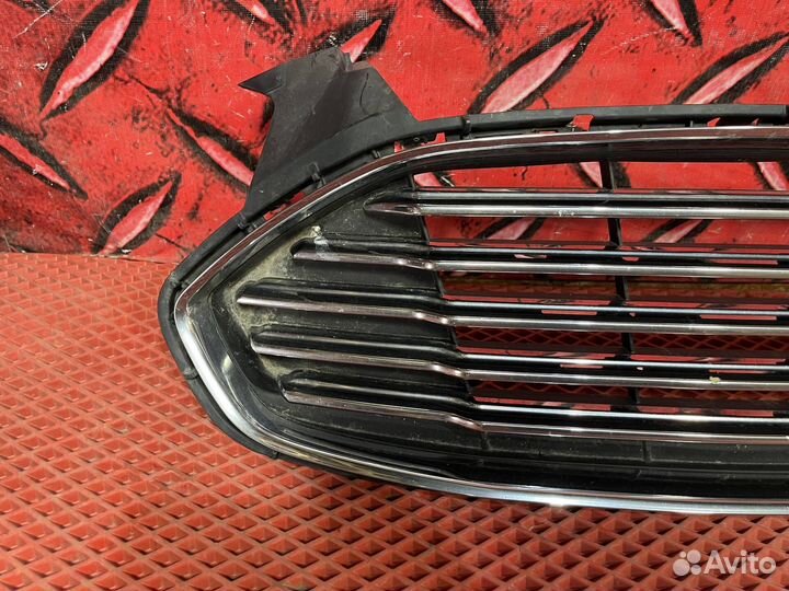 Решетка радиатора Ford Mondeo 5