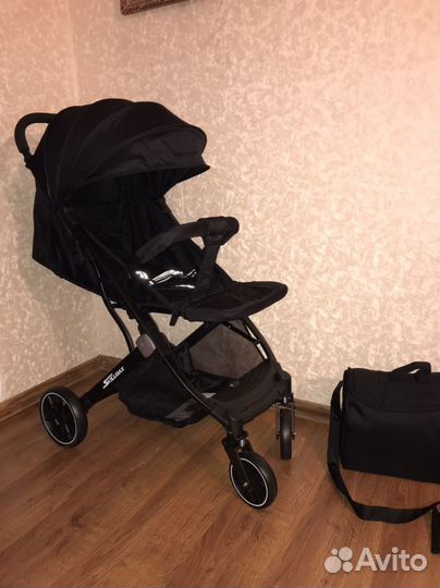 Коляска новая всесезонная с сумкой