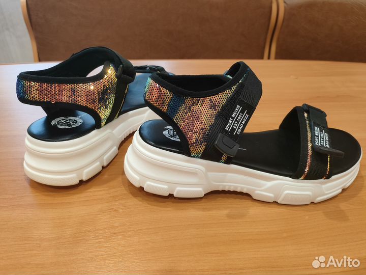 Босоножки новые р40