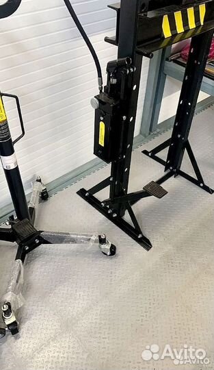 Пвх плитка pacпpoдажа от 10м2403