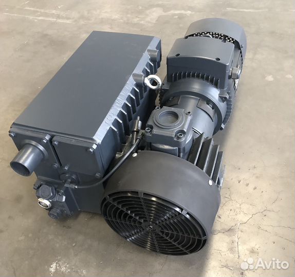 Пластинчато роторный вакуумный насос