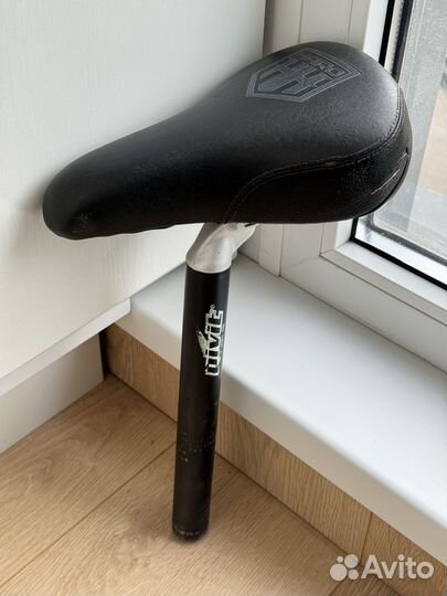 Седло от велосипеда Haro со штырем Street Dirt
