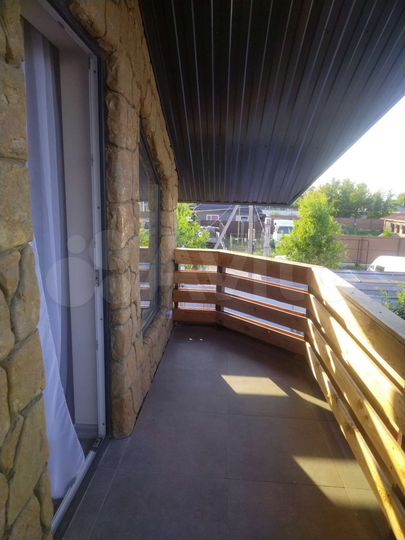 Дом 198 м² на участке 4,5 сот.