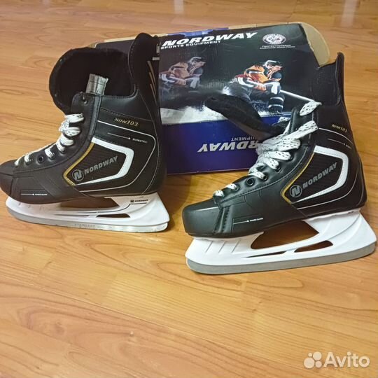 Коньки хоккейные