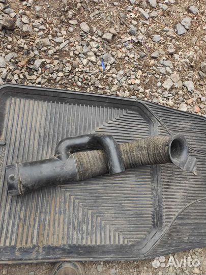 Патрубок воздухана laguna 2