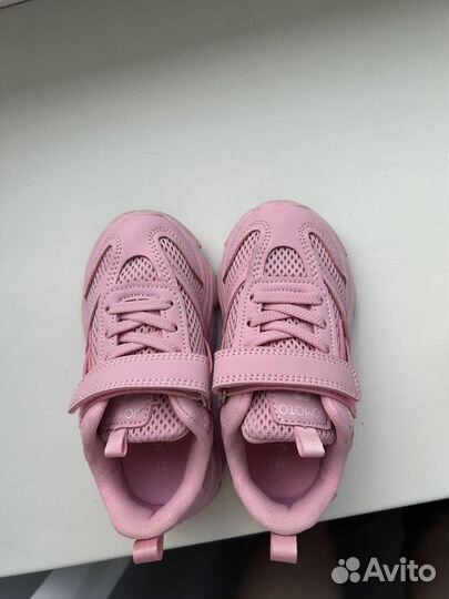 Кроссовки для девочки