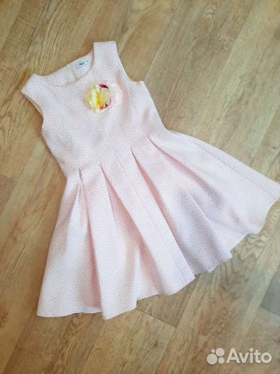 Платья праздничные