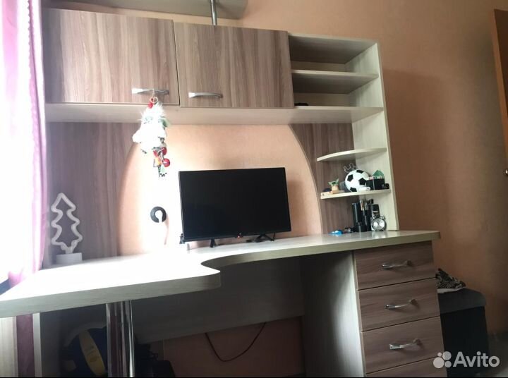 Письменный стол