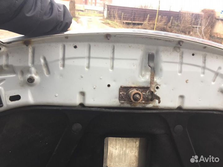 Chevrolet lacetti капот