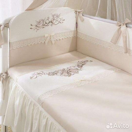 Детская кроватка с матрасом + комплект белья