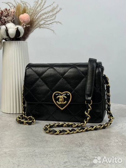 Сумка Chanel на плечо сердце