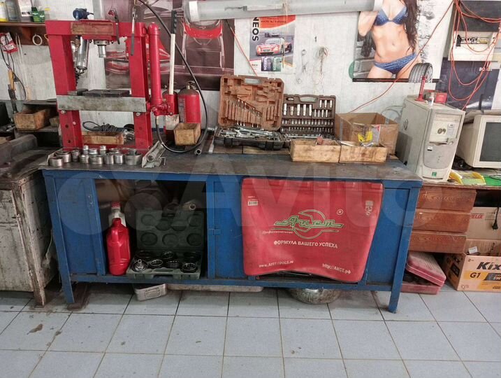 Гараж, > 30 м²