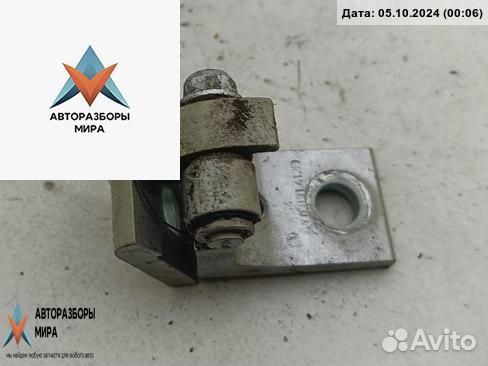 Петля двери Skoda Octavia 2 (A5) рест. 2010