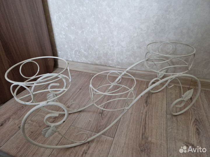 Подставка для цветов напольная металлическая