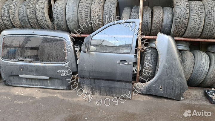 Капот на Ниву надежда. Разборка