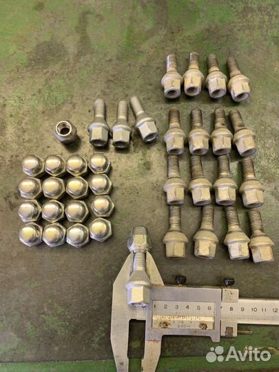 Болты и гайки колесные