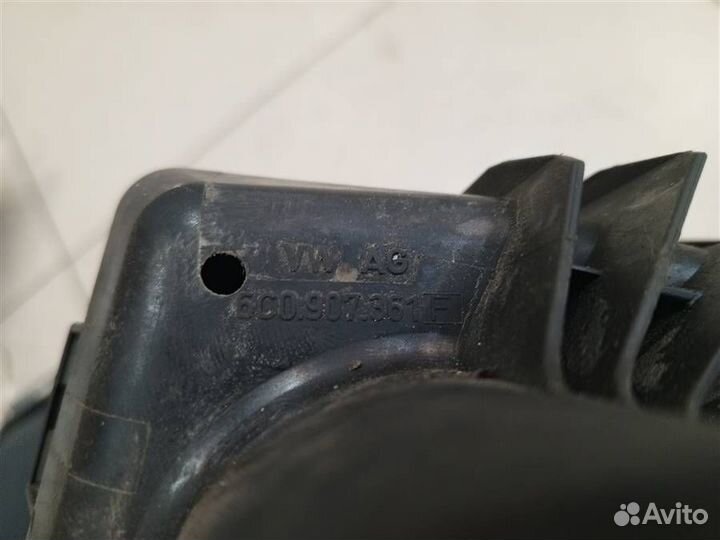 Корпус блока предохранителей подкапотного Skoda R