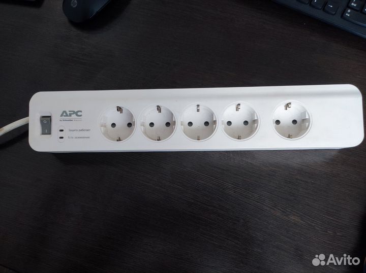 Сетевой фильтр APC Essential SurgeArrest PM5-RS by