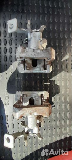 Задние тормозные суппорта Toyota Corolla/Auris