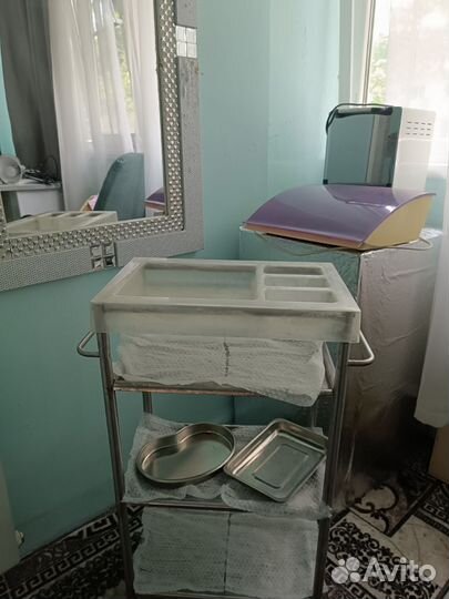 Тележка парикмахерская бу