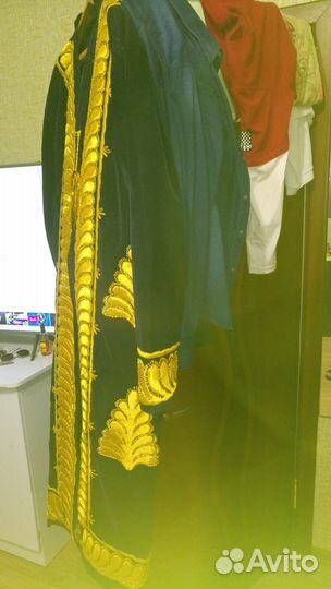 Мужской халат с золотой вышевкой, крымский 52-54