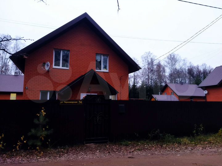 Коттедж 128 м² на участке 7 сот.