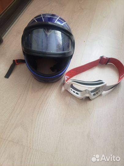 Горнолыжный шлем