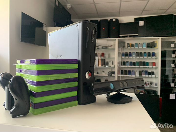 Xbox 360 + 2 геймпада + Kinect