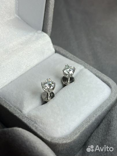 Золотые серьги пусеты с бриллиантами