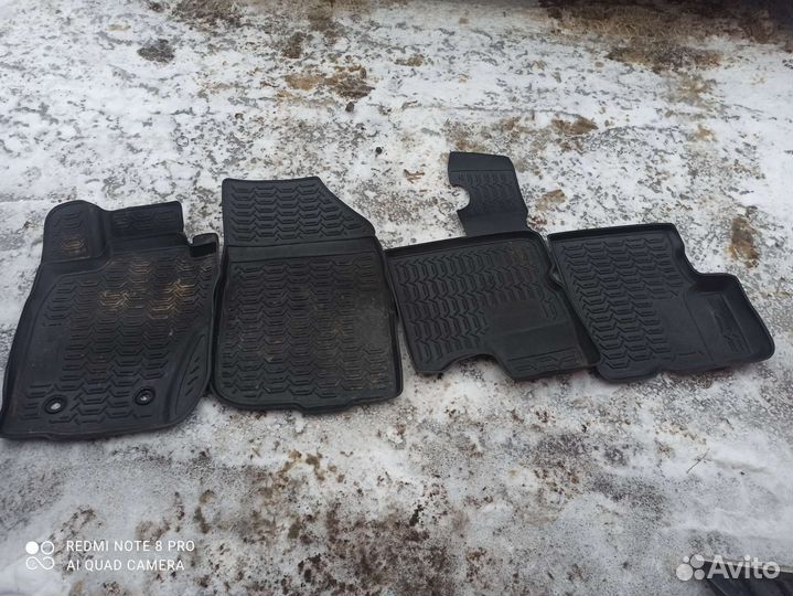 Автомобильные коврики резиновые