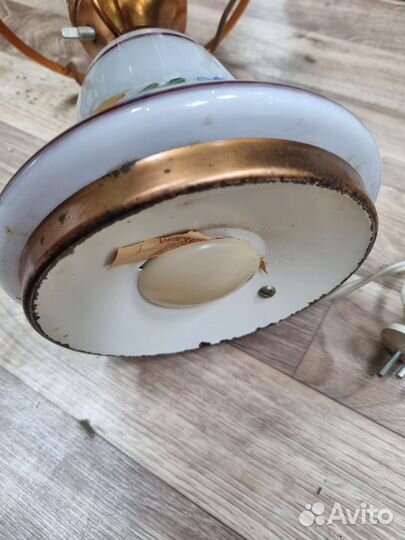 Лампа настольная, молочное стекло, роспись. СССР