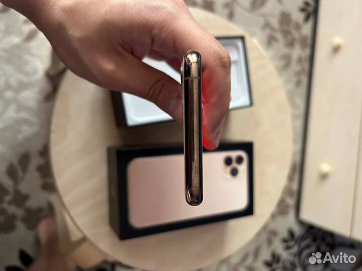 iPhone 11 Pro, 64 ГБ
