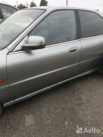 Дверь передняя левая Honda Accord седан V