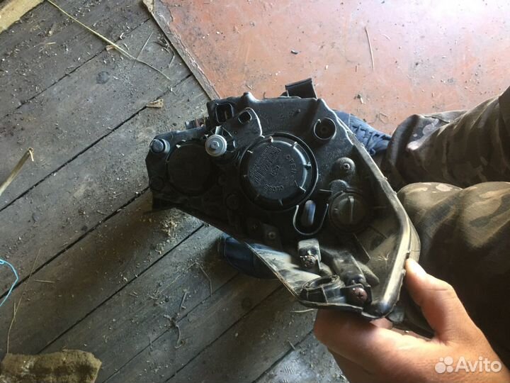 Фара на hyundai аих 35