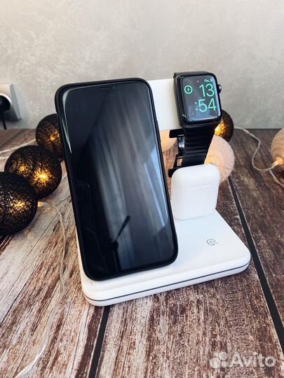 Зарядка 3 в 1 для iPhone/ AirPods / Apple Watch