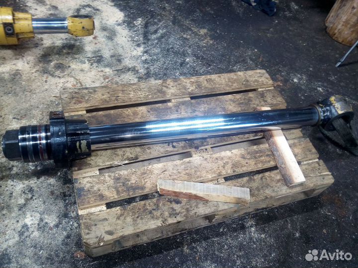 Гидроцилиндр ковша Caterpillar CAT330DL