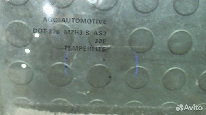 Стекло боковой двери Pontiac Vibe 2, 2010